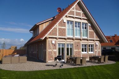 Gemütliches Ferienhaus in Groß Schwansee mit Terrasse, Garten und Grill