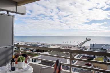 Grömitz Center Blick Seebrücke