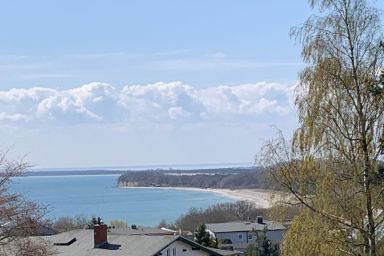 Stilvolle, moderne Ferienwohnung Meerblick Göhren, Balkon, 2 Schlafzimmer, Hunde Willkommen