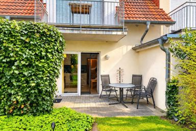 Strandwart | Ferienwohnung Zingst | mit Garten