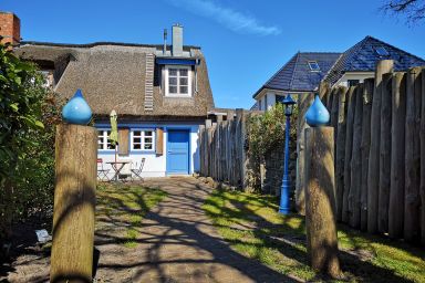Hafenstrasse  41a "Haus Marienlinde" - Ferienhaus mit Reetdach