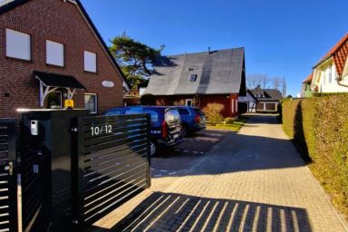 Hägerende "Alte Liebe" zfw/107 - Gemütlich eingerichtete Ferienwohnung in einem reetgedeckten Kapitänshaus