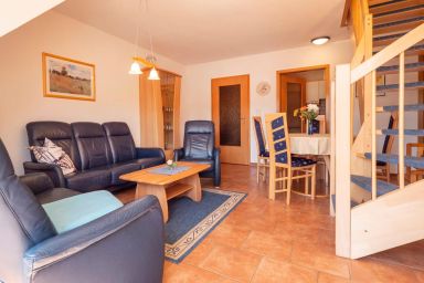 Ferienpark Freesenbruch - Komfortable Ferienwohnung mit Balkon und Indoor-Pool in Zingst, strandnah