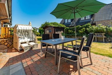 Ammerland Whg. 1 - Großzügige Ferienwohnung für bis zu 4 Personen mit Garten.