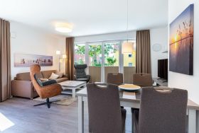 Wohn-/Essbereich mit Zugang zur Terrasse