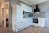 Offene KÃ¼che mit Backofen und GeschirrspÃ¼ler