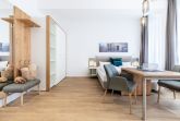 Wohn-/Schlafbereich mit Boxspringbett