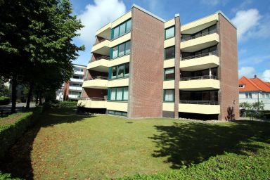 Osterstraße 1, Whg. 2, Haus Flora - Ferienwohnung in Wyk/ Südstrand mit ca. 60m² und 3- Zimmern in der Hochpaterre