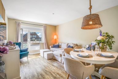 Haus Möwe - Moderne Ferienwohnung mit Balkon und Terrasse in strandnaher Lage in Hörnum.