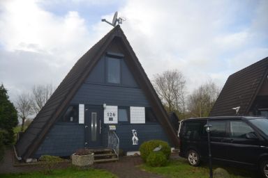 Nurdachhaus PIRATEN LOUNGE - Nurdachhaus in Randlage mit Weitblick im Ferienpark Fedderwardersiel.