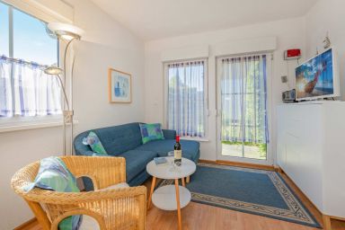 Ferienwohnung Inselnest mit Terrasse & Strandkorb - nur 500 Meter bis zum Strand - Gemütliche Ferienwohnung in Koserow mit Terrasse – nur 550 m bis zum Strand