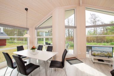 Holiday Vital Resort - 79m² Ferienhaus für 6 Personen und Hund mit Sauna und Kaminofen
