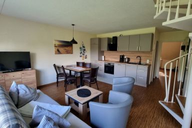 Boddenhof Apartment 52 - Balkon, hundefreundlich - Ferienwohnung 52 – Idyllisches Apartment für 5 mit zwei Schlafbereichen & WLAN