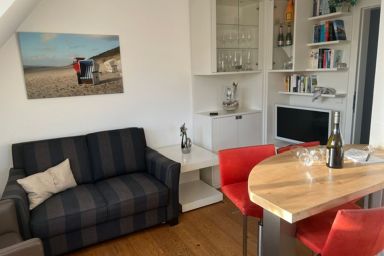 Lütt Mööv - Ferienwohnung Lütt Mööv mit Terrasse und Garten in Wenningstedt auf Sylt