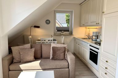 Reiherweg Whg. 3 - Schöne 2-Zimmer-Ferienwohnung mit Südbalkon, ruhig und strandnah gelegen