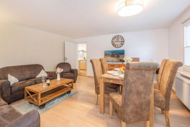 Ferienwohnung Am Park mit großer Terrasse und Parkplatz - Gemütliche Ferienwohnung in Ahlbeck mit Terrasse, 500 m bis zum Strand