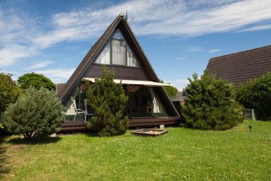 Ferienhaus in Fedderwardersiel mit Terrasse und Garten