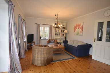 Ferienwohnung mit Reetdach und Ostseeblick OVS 102 - 3-Raum-Ferienwohnung bis 6 Pers.