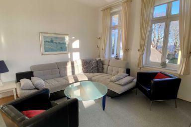 DEB 042 Ferienwohnungen im Ostseebad Göhren Villa - Ferienwohnung Bernstein mit Balkon und Terrasse