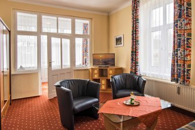 Strandvilla Imperator | Hotel & Ferienwohnungen auf Usedom - Ferienwohnung im Seitenflügel mit Waldblick