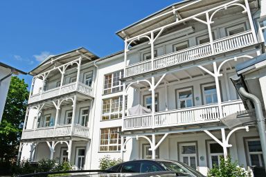 Appartementhaus mit Balkon im Ostseebad Göhren (HN) - 18 schöne 3-Raum-Ferienwohnung mit Seeblick u. Balkon