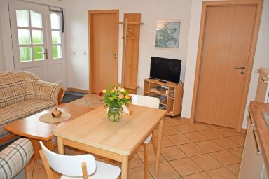 schöne Ferienwohnungen mit Terrasse im Zentrum von Rügen - 2-Raumferienwohnung m. Terrasse Koje für Vier