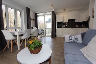 Residenz Düne III - Ferien-Apartments in Boltenhagen - DUN-02 - Helle Fewo im EG mit zwei Balkonen, mit Haustier