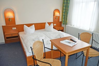 Appartementhaus Sellin in Stil der Bäderarchitektur - Budgetzimmer mit Dusche/WC auf dem Flur 21