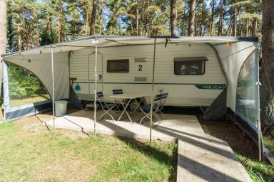 Urlaub im Wohnwagen - mitten im Wald - Wohnwagen 02