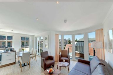 Villa Lara, STRANDNAH, teilw. SEEBLICK - Villa Lara Whg. 7, STRANDNAH, DACHTERRASSE, KAMINOFEN