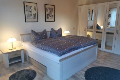 Ferienhaus im Ostseebad Baabe mit Seeblick - Ferienwohnung Gartenseite