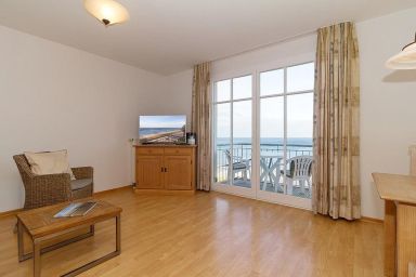 Meeresblick - Ferienwohnung in erster Reihe am Strand mit Balkon und großartigem Ostsee-Blick!