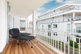 Balkon mit Gartenliegen
