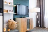 Wohn-/Schlafbereich mit Flatscreen-TV