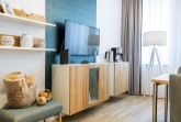 Wohn-/Schlafbereich mit Flatscreen-TV