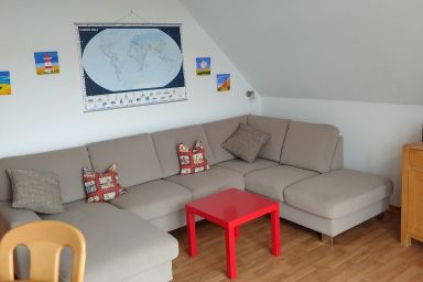Möwennest - Schöne Ferienwohnung (60qm) für 4 Personen und Hund mit Balkon in Deichnähe