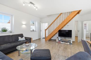 Nordseeperle - 100qm Ferienhaus für 6 Personen + Hund mit Kamin, Sauna & Garten in Hafennähe