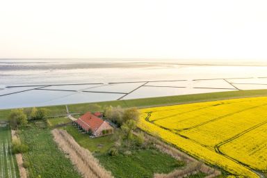 Gulfhof Polder72 - "Entspanne im Gulfhof Polder72. Historische Ferienwohnung am Meer!"
