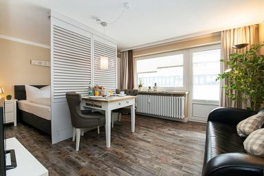 Andreas-Dirks-Straße 5 - Direkt am Strand: 1-Zimmerappartement mit Balkon für 2 Personen