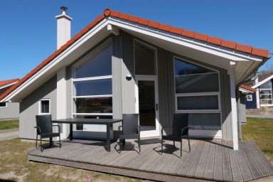 Holiday Vital Resort - Skandinavisch Wohnen im 79m² Ferienhaus für 8 Personen mit Hund, Sauna & Kamin