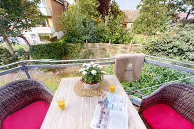Grüntal-Residenz - Helle 3-Zimmer Ferienwohnung mit Balkon in ruhiger Lage für bis zu 4 Personen