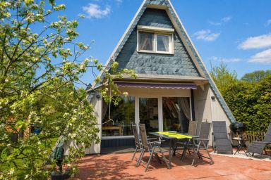Nurdachhaus Storchennest - Nurdachhaus Storchennest: Komfortables Ferienhaus an der Nordsee in Butjadingen