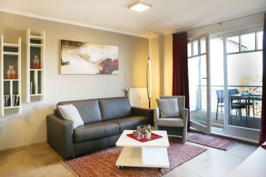 Meeresblick - 2-Zimmer-Wohnung für bis zu 4 Personen mit Westbalkon und seitlichem Ostseeblick