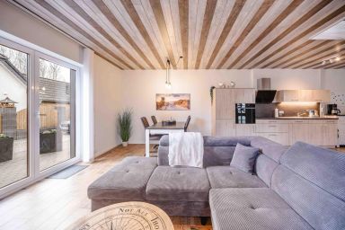 Haus Sonnengelb - Ferienhaus Sonnengelb in Taarstedt-Scholderup.