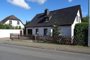 Ferienwohnung für 4 Personen ca. 65 m² in Zittvitz, Ostseeküste Deutschland (Rügen)1 Schlafzimmer, 1 Badezimmer, TV, Sandstrand 10 km, See 300 m