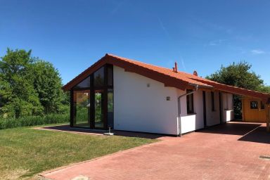 E17 Ferienhaus mit Wintergarten und Terrasse