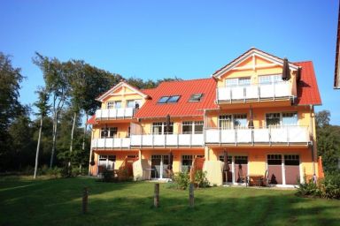 Schöne Ferienwohnung in Koserow mit Grill, Garten und Terrasse oder Balkon