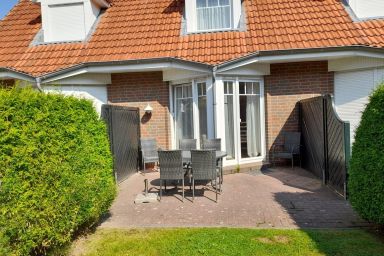 Ferienhaus in Dornumergrode mit Eigener Terrasse