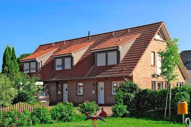Gemütliche Ferienwohnung mit Balkon und Strandkorb am Meer