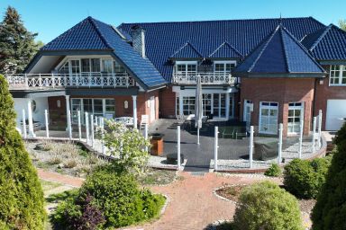 Tolles Ferienhaus in Rühn mit Terrasse, Grill und Pool